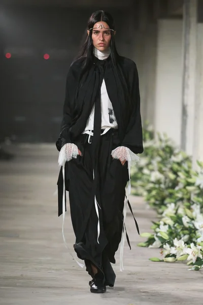 Look 32